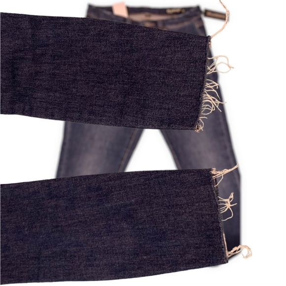 New Jeans - Picture 4 of 5